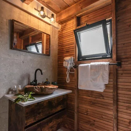 Wooden House * Kalathenai