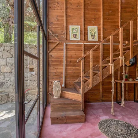 Chalé Wooden House *